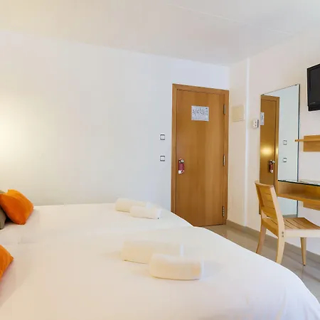 Hotel & Diving Les Illes 3*