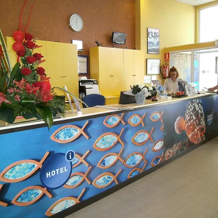 & Diving Les Illes 3* レスタルティット