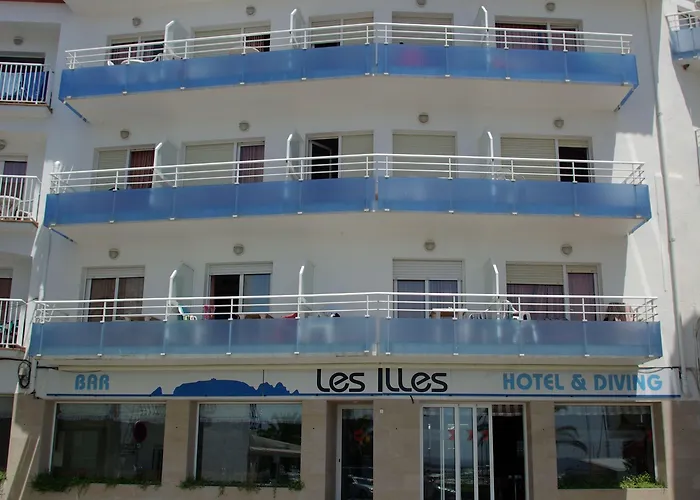 & Diving Les Illes Отель