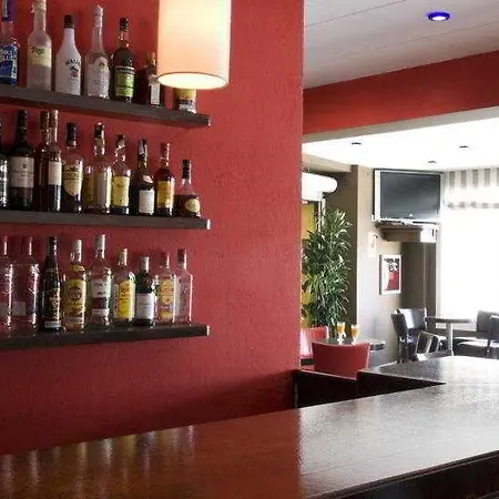 利阿里潜水酒店 3*